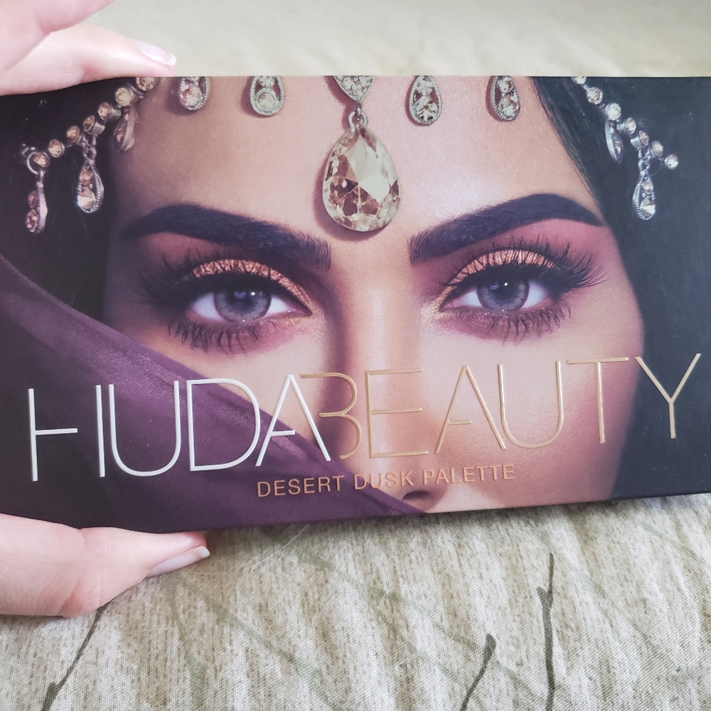 RESERVED HUDA PALETTE